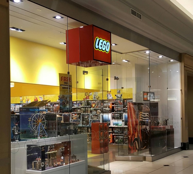 the-lego-store-somerset-collection-photo